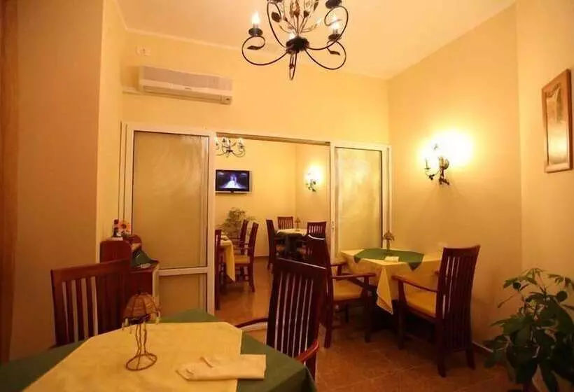 Fotos del hotel Traian:  3