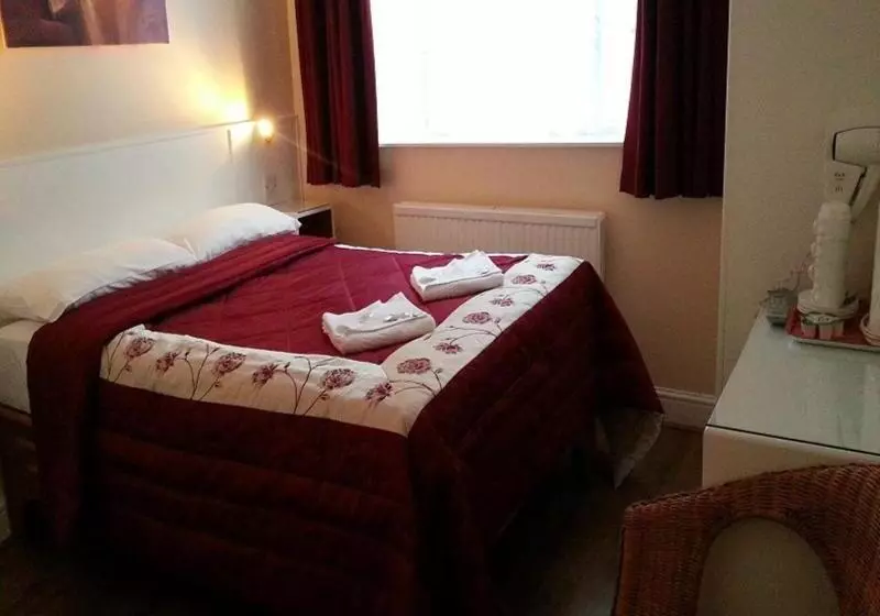 Melbourne House Hotel