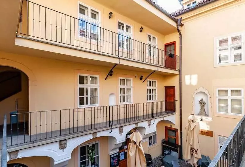 Fotos del hotel Royal Road Residence:  8