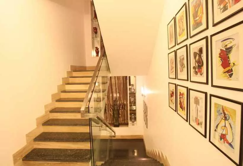 Fotos del hotel Emblem  New Friends Colony, New Delhi:  21