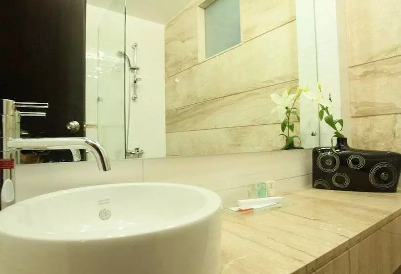 Fotos del hotel Emblem  New Friends Colony, New Delhi:  16