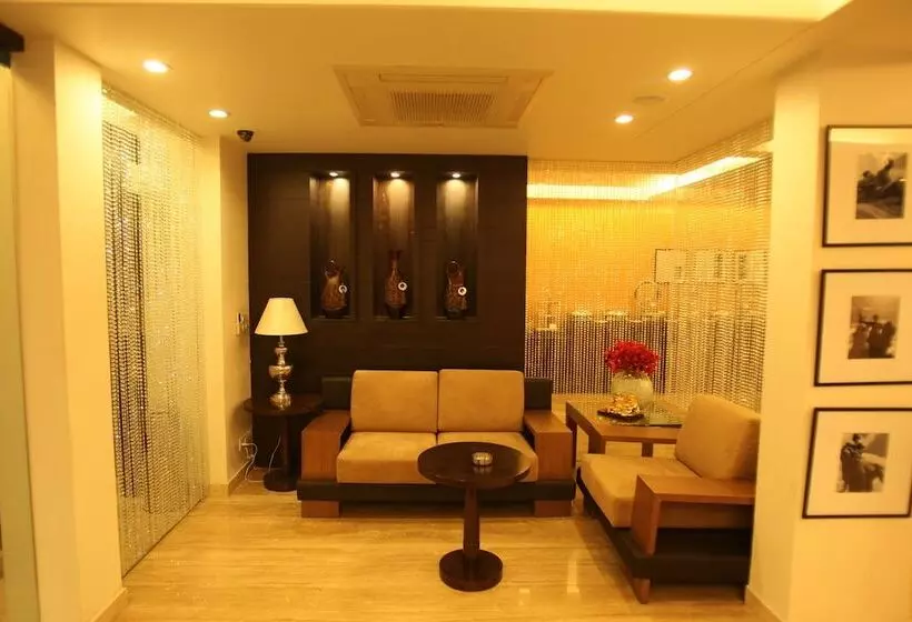 Fotos del hotel Emblem  New Friends Colony, New Delhi:  24