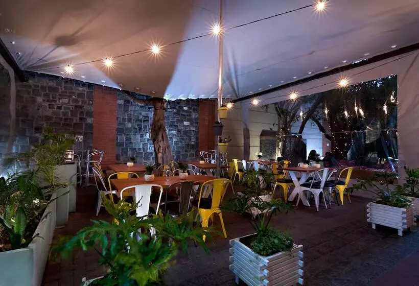 Fotos del hotel The Rockwell Luxury Suites:  8