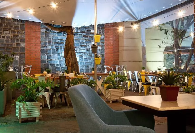 Fotos del hotel The Rockwell Luxury Suites:  11