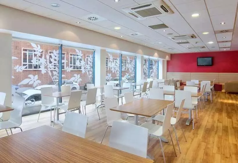 Fotos del hotel Travelodge Birmingham Central Newhall Street:  2