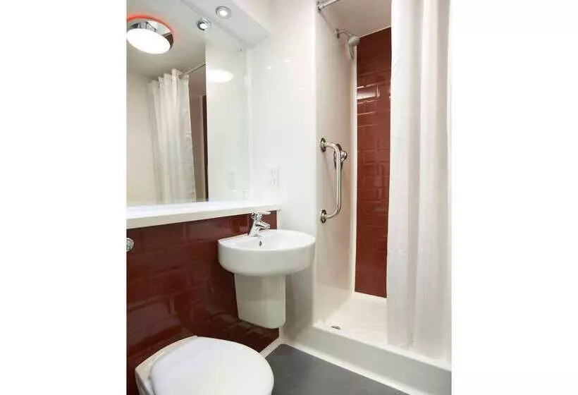 Fotos del hotel Travelodge Birmingham Central Newhall Street:  3