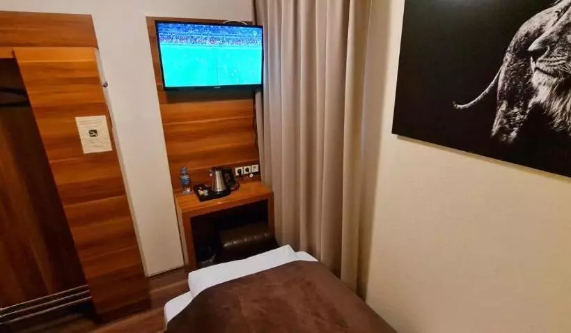 Fotos del hotel Arena Messe Frankfurt:  23