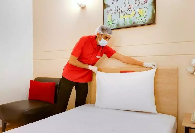 Fotos del hotel Red Fox Hotel East Delhi:  19