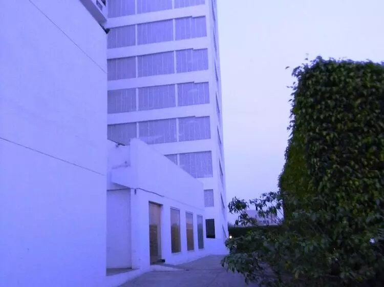 Fotos del hotel Red Fox Hotel East Delhi:  6