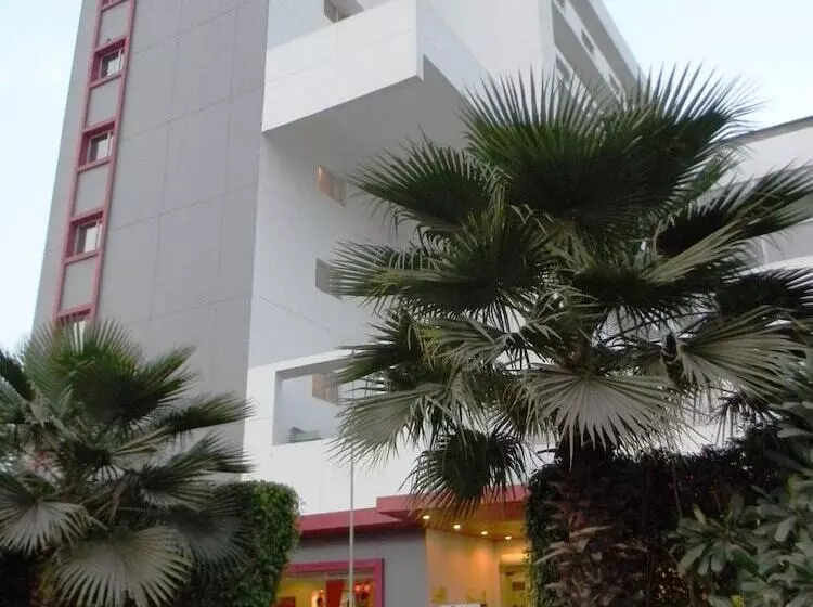 Fotos del hotel Red Fox Hotel East Delhi:  15