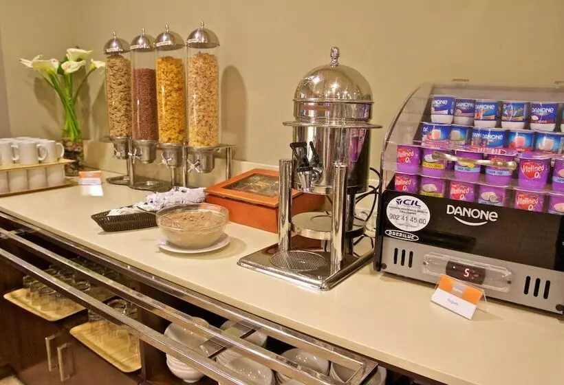 Fotos del hotel Holiday Inn Express Campo De Gibraltarbarrios, An Ihg:  16