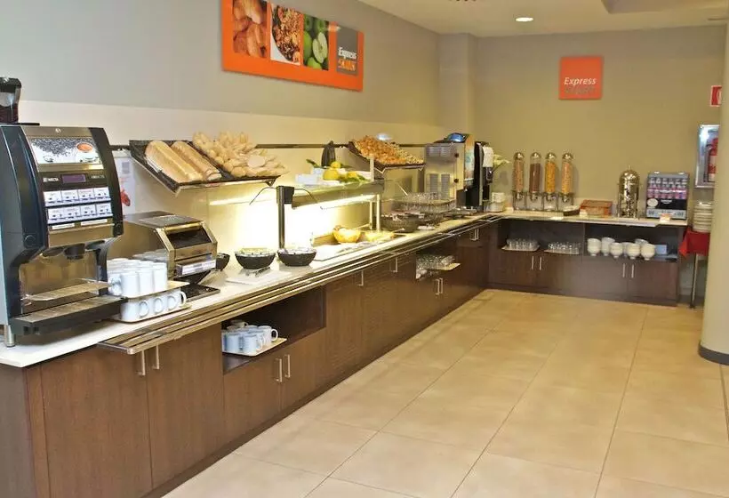 Fotos del hotel Holiday Inn Express Campo De Gibraltarbarrios, An Ihg:  19