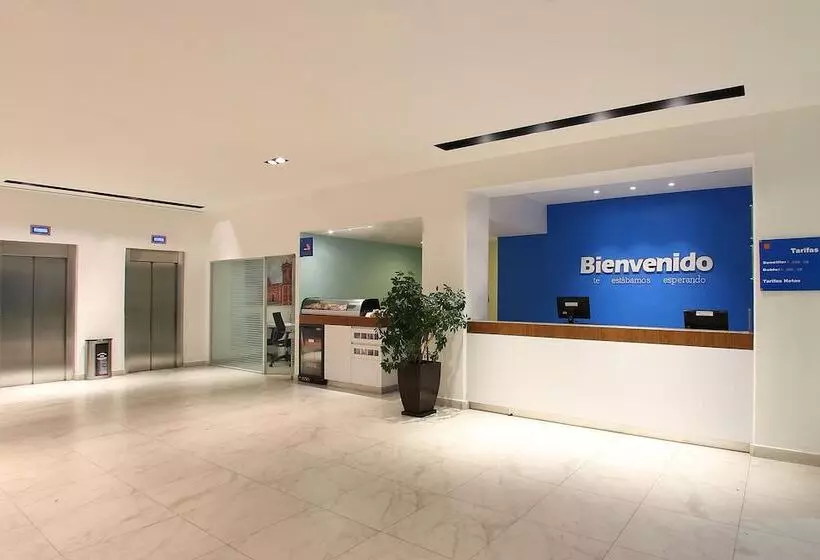 Fotos del hotel One Queretaro Plaza Galerias:  3