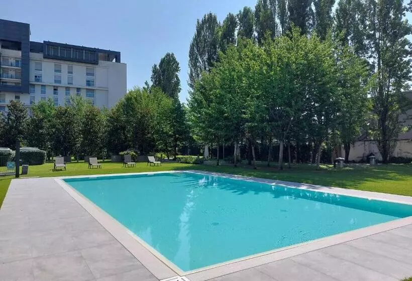 Fotos del hotel Ramada Plaza Milano:  2