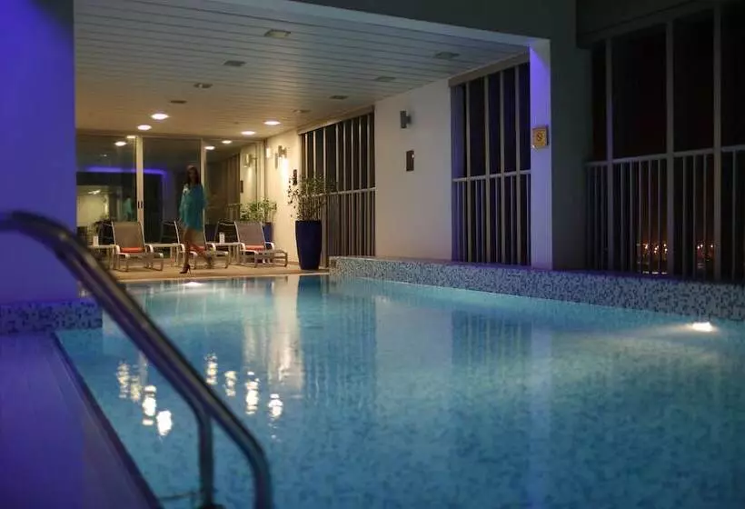 Fotos del hotel Hala Arjaan By Rotana, Deluxe Hotel Apartments:  11