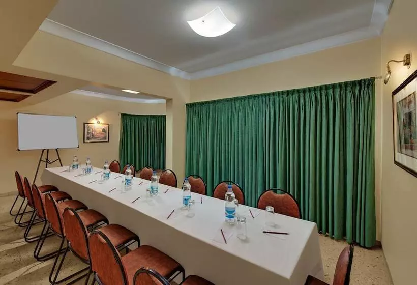 Fotos del hotel The Oakwood:  5