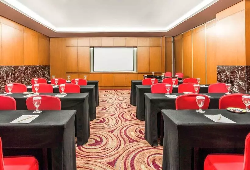 Fotos del hotel Ibis Semarang Simpang Lima:  8