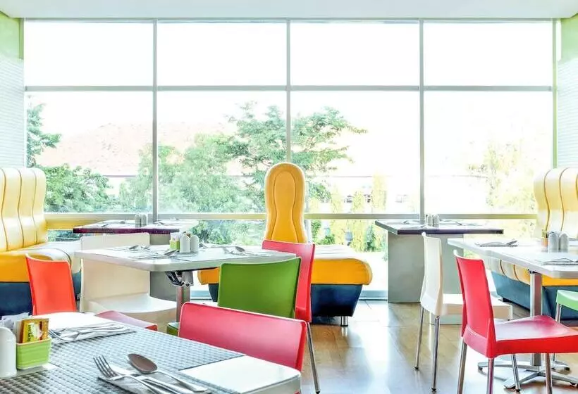Fotos del hotel Ibis Semarang Simpang Lima:  7