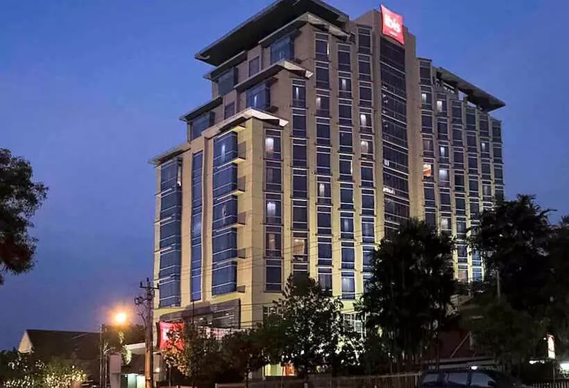 Ibis Semarang Simpang Lima