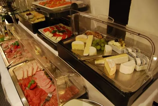 Fotos del hotel Dom  Am Römerbrunnen:  2