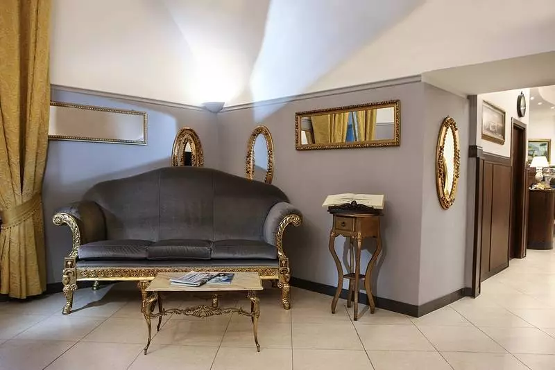 Fotos del hotel Grand Hotel Capodimonte:  6