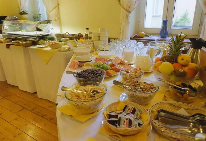 Fotos del hotel Heluan:  13