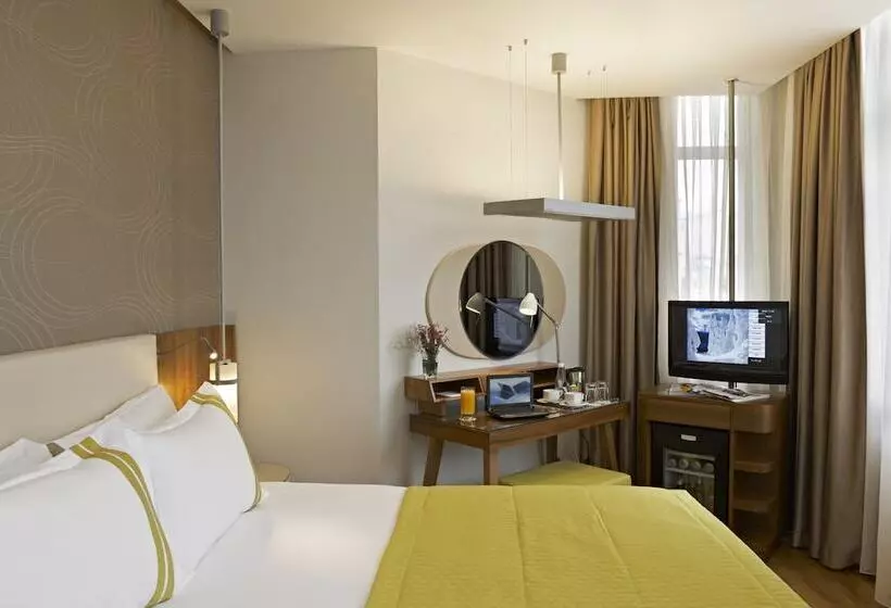 Senator Hotel Taksim