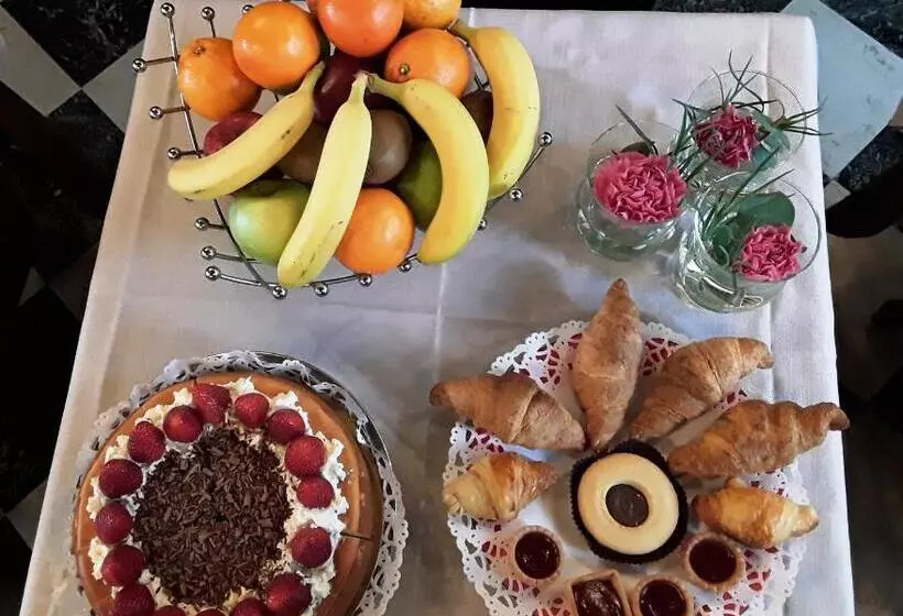 Fotos del hotel Pensione Accademia - Villa Maravege:  18