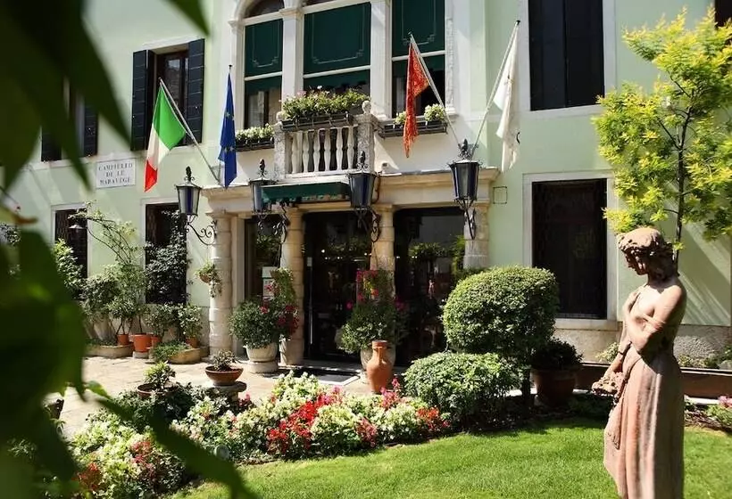 Fotos del hotel Pensione Accademia - Villa Maravege:  17