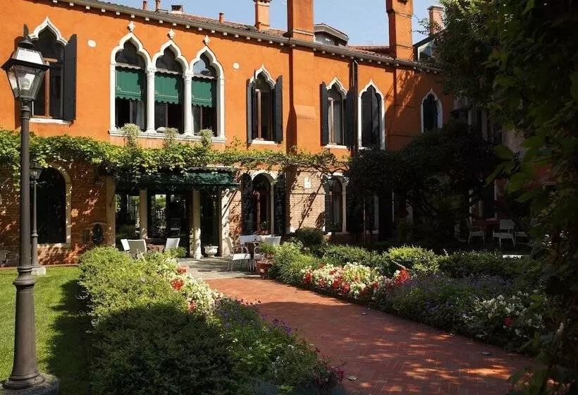 Fotos del hotel Pensione Accademia - Villa Maravege:  13