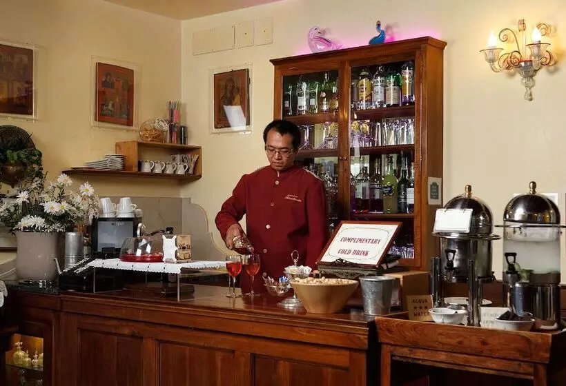 Fotos del hotel Pensione Accademia - Villa Maravege:  10