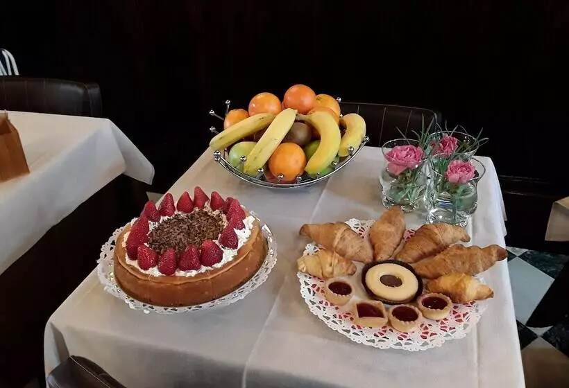 Fotos del hotel Pensione Accademia - Villa Maravege:  14