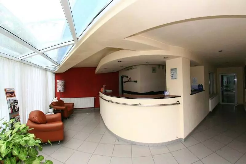 Fotos del hotel President:  7