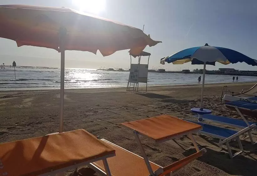 Fotos del hotel Promenade Universale:  8