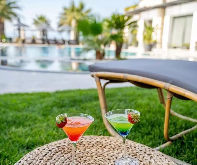 Fotos del hotel Moyo Luxury Boutique Hotel & Beach:  3