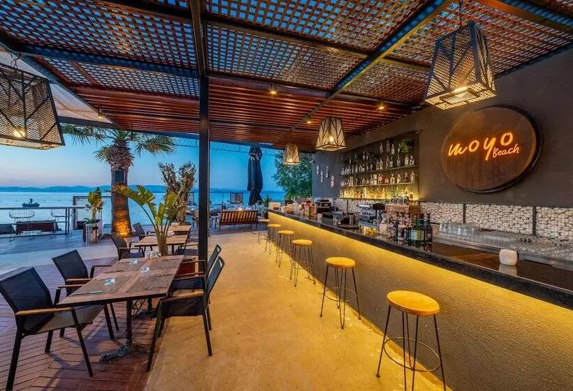 Fotos del hotel Moyo Luxury Boutique Hotel & Beach:  16