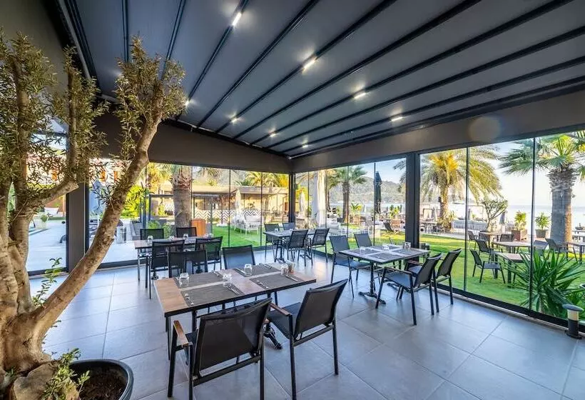 Fotos del hotel Moyo Luxury Boutique Hotel & Beach:  21