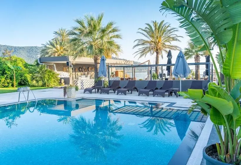 Fotos del hotel Moyo Luxury Boutique Hotel & Beach:  10