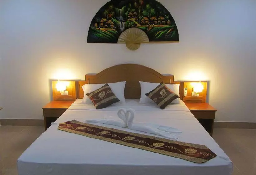 Fotos del hotel Neeraja Guesthouse:  12