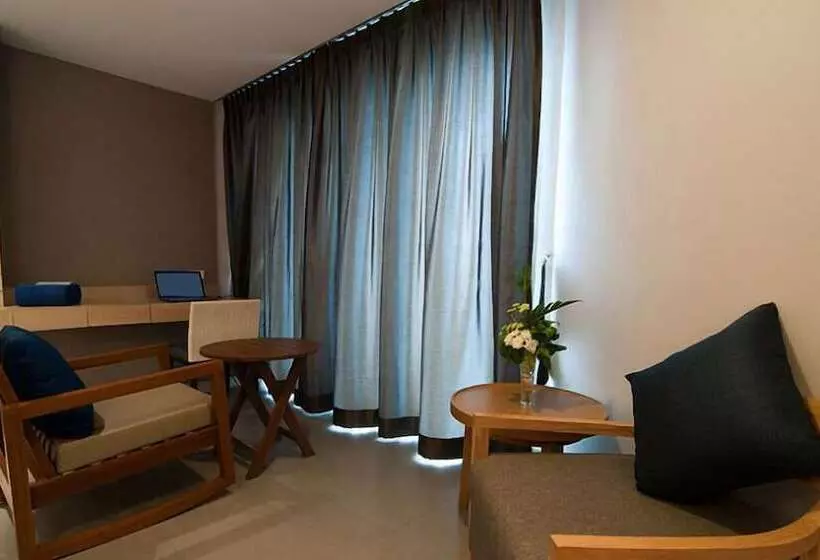 Fotos del hotel The Ashlee Heights Patong  & Suites:  23