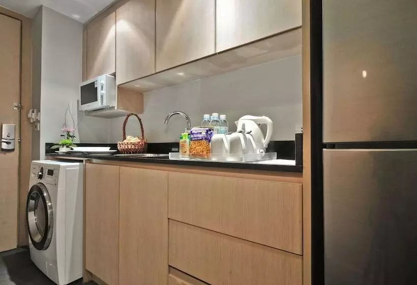 Fotos del hotel The Ashlee Heights Patong  & Suites:  14