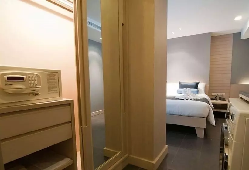 Fotos del hotel The Ashlee Heights Patong  & Suites:  24