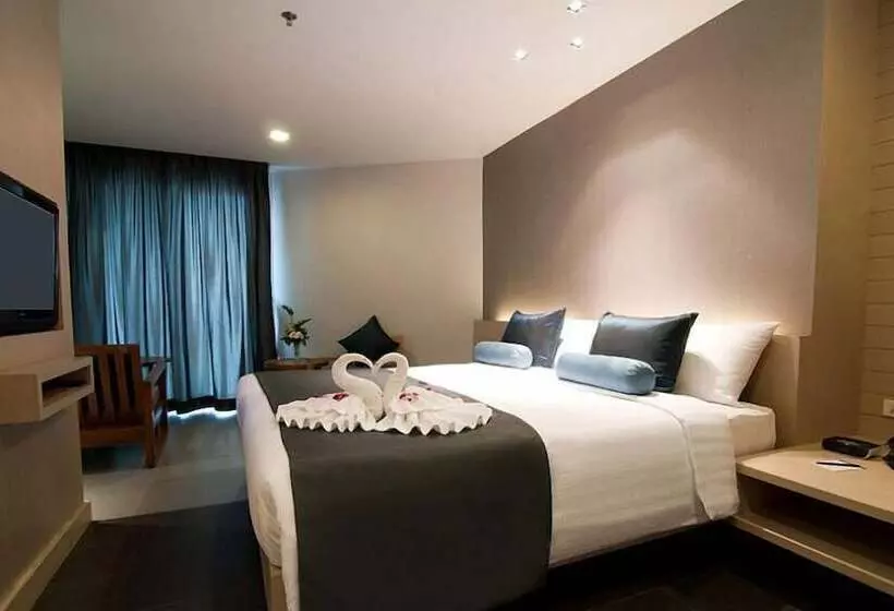 Fotos del hotel The Ashlee Heights Patong  & Suites:  8