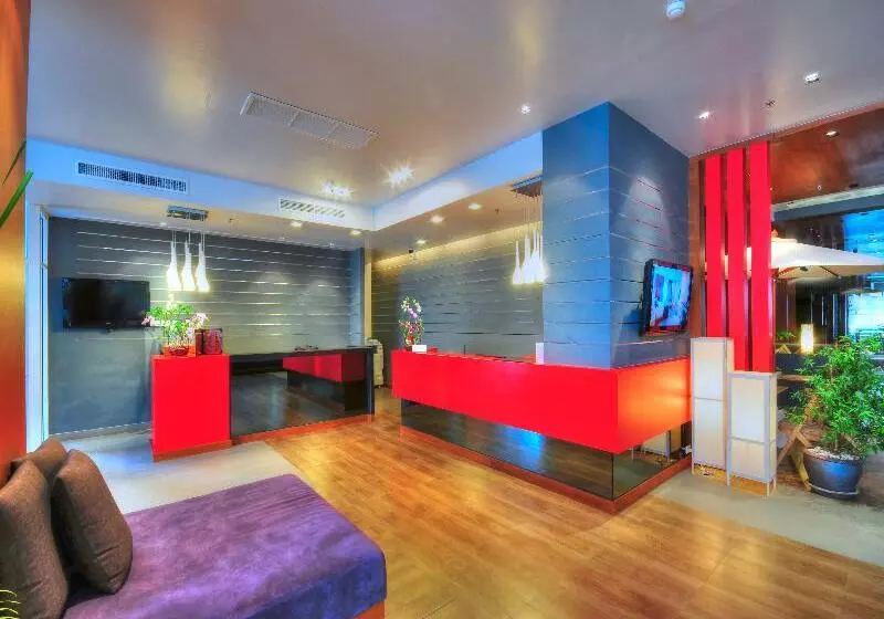 Fotos del hotel The Ashlee Heights Patong  & Suites:  9