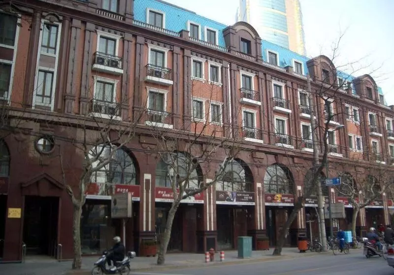 Ladoll Service Apartments