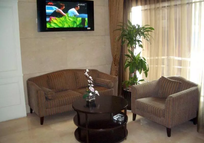 Fotos del hotel Ladoll Service Apartments:  21