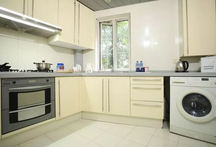 Fotos del hotel Ladoll Service Apartments:  10