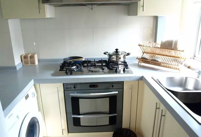 Fotos del hotel Ladoll Service Apartments:  4