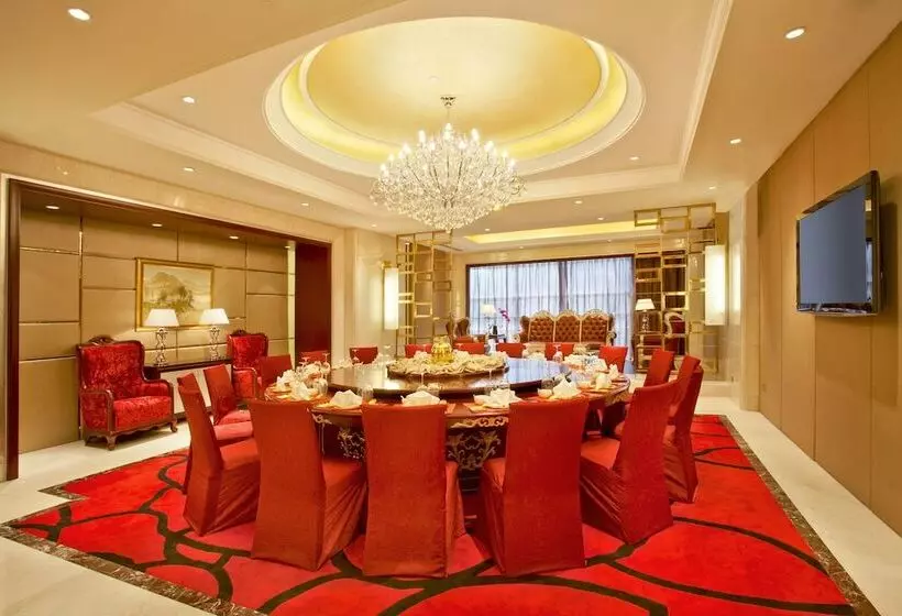 Fotos del hotel Regal Plaza Hotel & Residence:  12