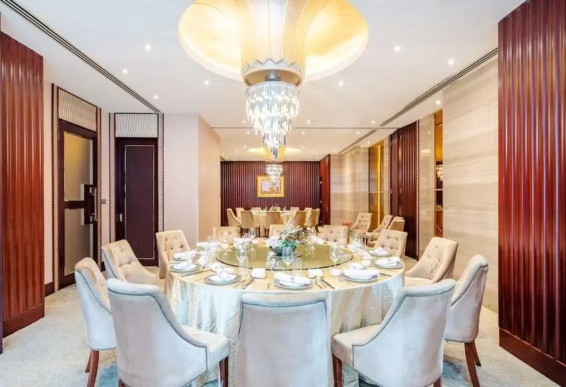 Fotos del hotel Regal Plaza Hotel & Residence:  15